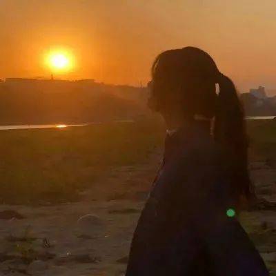 唯美落日头像女生头像落日夕阳日落头像女背景夕阳的照片高清夕阳图片