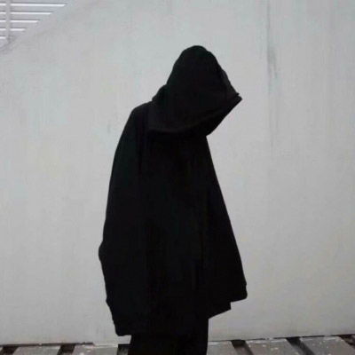 男生头像暖男帅气阳光背影回头别人就把你当枪使