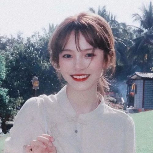 大雾四起,人潮汹涌