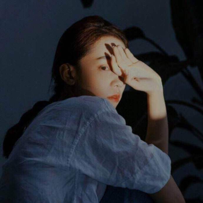 有什么看起来很不好惹很高冷的女生头像
