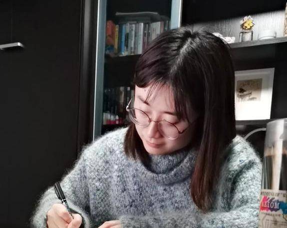 杭州数学女老师手绘39张学生图走红,家长群炸锅,网友却乐了