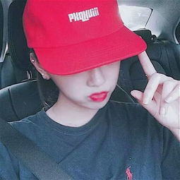 求一张动漫少女正面低头的图片