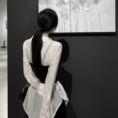真人女生头像背影不露脸