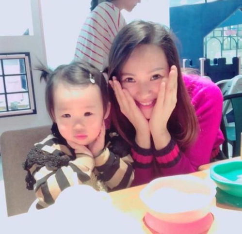 张雨绮女儿,郑希怡女儿,伊能静女儿,看到白冰女儿出道吗爆红那种