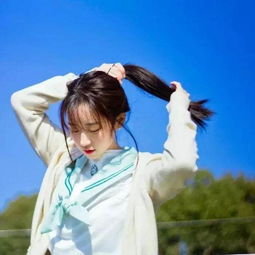 女星的龙须刘海发型,杨幂唐嫣赵丽颖高圆圆谁最适合龙须刘海