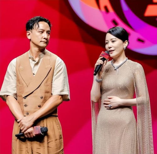 49岁吴彦祖与53岁俞飞鸿同框,我才终于明白,保养和不保养的差距