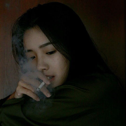 搞笑段子有一个人买了一台智能电脑,他向电脑输入一个问题