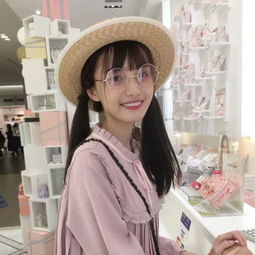 微笑女生头像灿烂甜美微笑女图