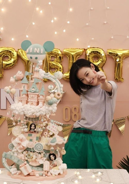 娱乐圈三位女星同一天生日,迪丽热巴只给一人祝福,喊她漂亮姐姐