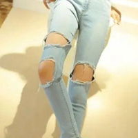 穿破洞裤坐着的头像破洞牛仔裤女生头像