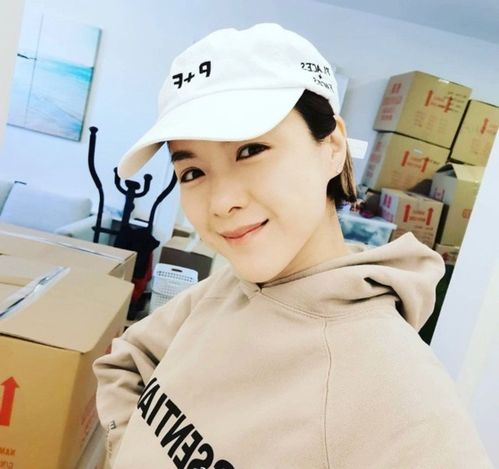 视帝陈豪搬进豪华海景房,为妻子外出请司机,1年房租超百万