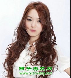 唯美大波浪女生卷发发型图片