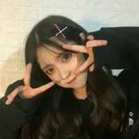 qq头像剪刀手女生