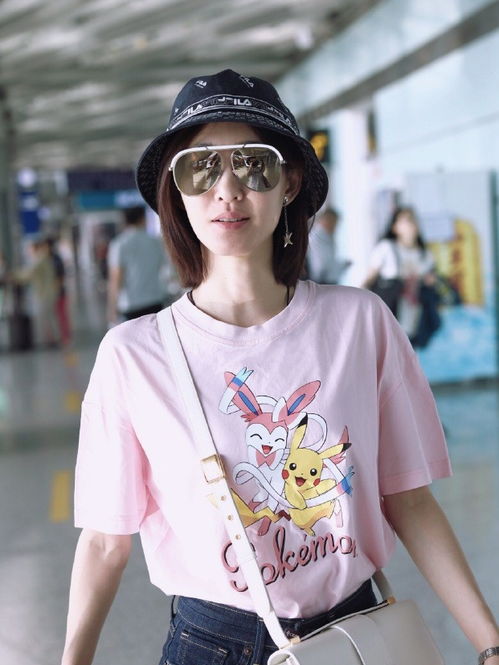 王丽坤的墨镜脸颜值逆天短发造型渔夫帽也抢镜,少女心了