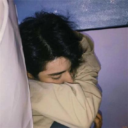 男背影欧美头像,一个人演译冬季的悲伤