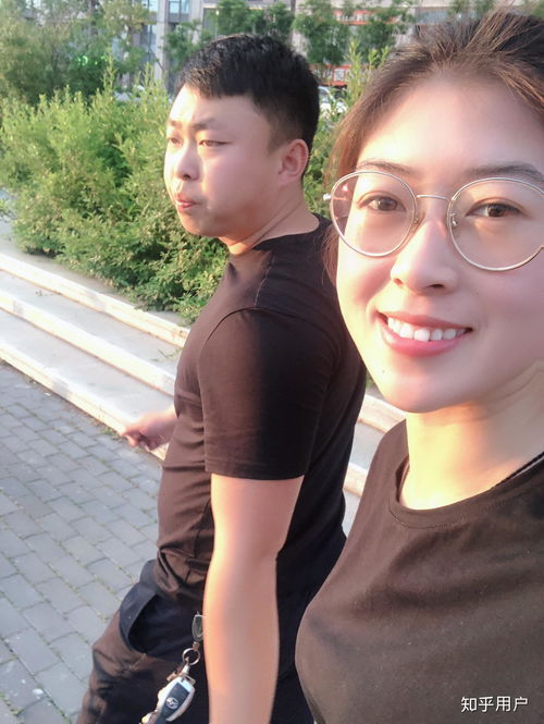 戴眼镜的女生适合哪种短发发型