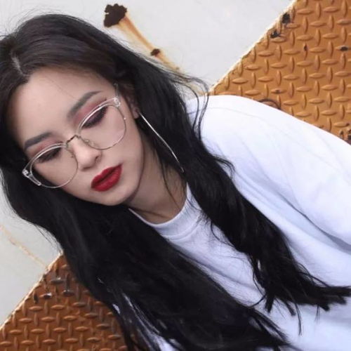 选对发型,即使带上眼镜也是万人迷