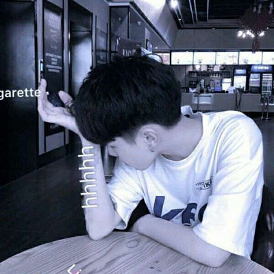 干净阳光的男生头像高清但见故人踏花返
