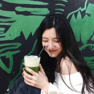 2019最潮qq头像女霸气女神范谈不上多难过就是不快乐