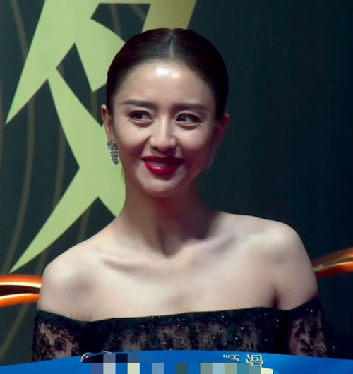 微博之夜照妖镜热巴一脸疙瘩,佟丽娅成黑大妈,郑爽全场最差