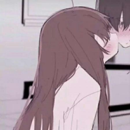 唯美手绘情侣头像偏偏无理取闹非要抱抱