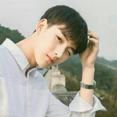qq头像男生帅气阳光小清新2018最新情不知所起一往情深