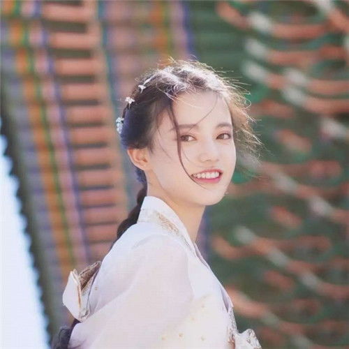 意境闺蜜头像2张,全部是清新漂亮的美女