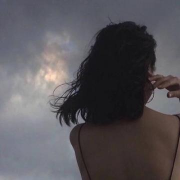 快手头像女生背影清晰伤感2019快手女生背影图片很火的头像