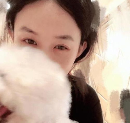 赵丽颖罕见晒自拍扎高马尾产后发量太惊人,少女扮嫩显小10岁