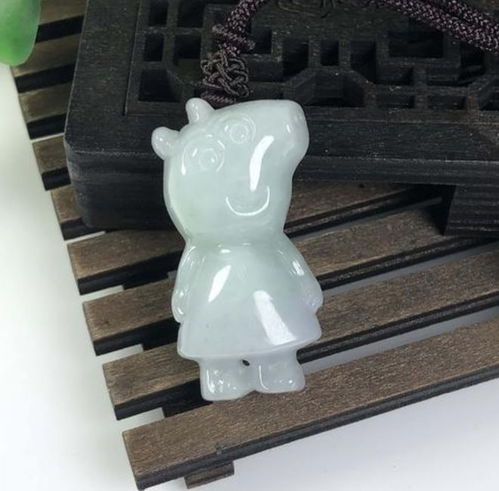 齐天大圣小猪佩奇,动漫卡通形象变成翡翠饰品,玉雕师太会玩了