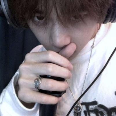放纵自我的快手男成熟名洒脱随和可爱点