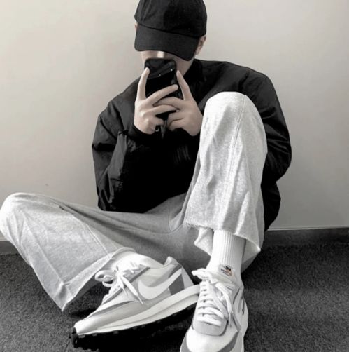 限量版宝藏男生头像你不睡,我不睡,你看我俩多般配