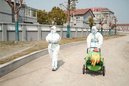 在疫情防控的第一线这支武警部队的军嫂们像军人一样挺身而出