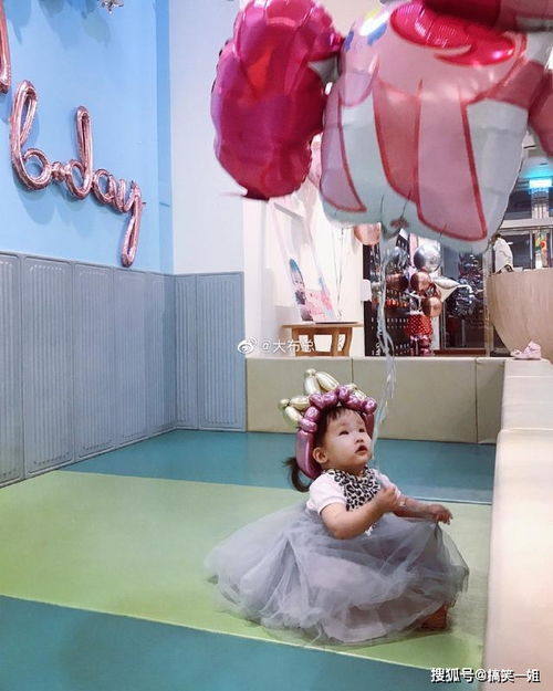 欧弟妻子晒照为小女儿庆1岁生日一家四口同框幸福温馨