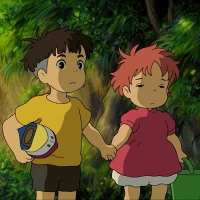 黄色衣服的小男孩和一个粉色衣服的小女孩是什么动漫