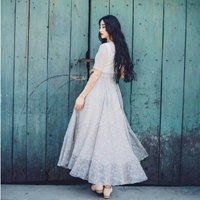 卡通女生头像背影长发唯美微信头像图片大全