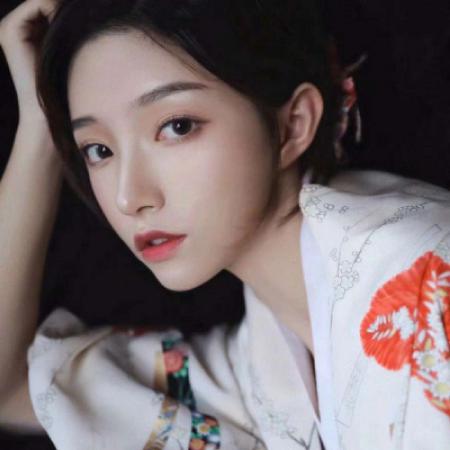 qq女生四人闺蜜头像四张每人一张,随便你使用不撞头了
