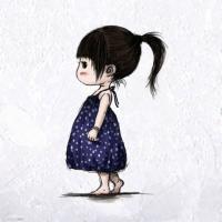 谁知道一个小女孩黑色的头发齐刘海扎着马尾的动漫头像她叫什么