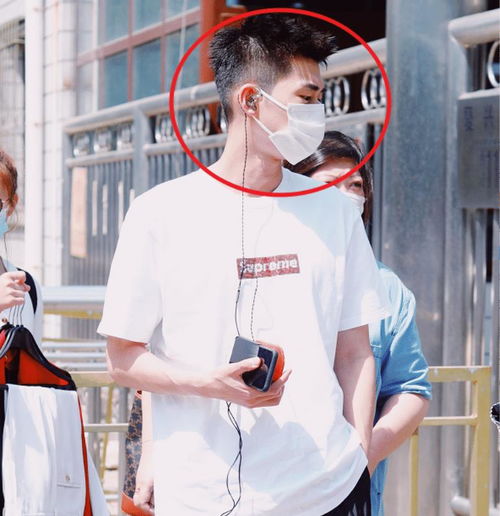 央视端午晚会路透照陈立农面部水肿,张翰短袖造型成阳光霸总