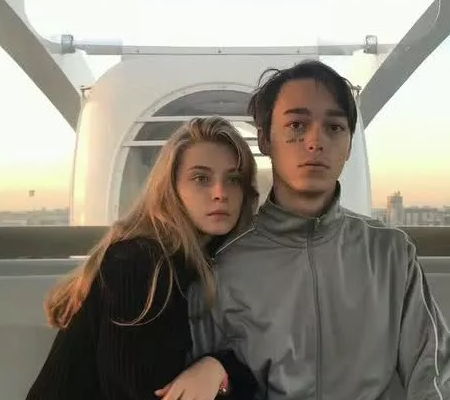 每日笑话老板媳妇偷偷给司机发短信你要当爹了司机赶紧