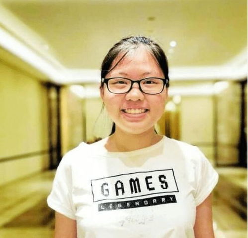 女生无缘上大学,崩溃大哭,班主任却一脸高兴