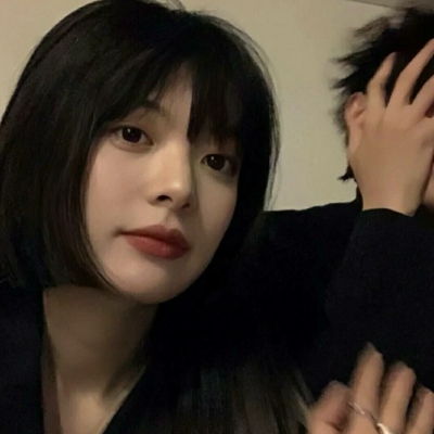 一辈子都不想换的甜蜜情侣头像有人喝了酒眼睛亮闪闪的讲浪漫和爱
