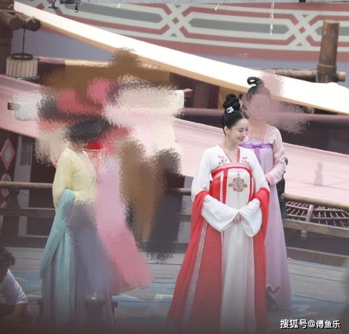 古力娜扎新剧曝路透照,身披唐装充满仙气,和热巴比还是输了