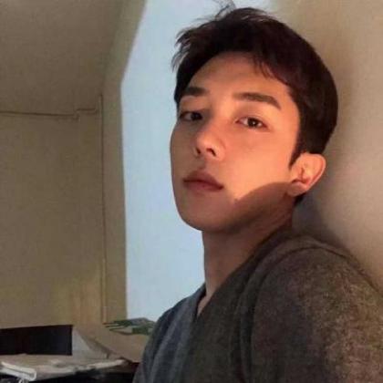 好看的头像图片男生,保持男儿本色不卑不亢