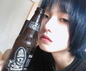 漫画脸酷炫少女火遍抖音,结果腿也是p的