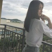 背影头像黑白女生室内微信头像图片大全