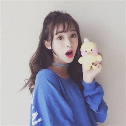 简单大方的微信头像女生气质淡雅,嘴角扬起的微笑太美了