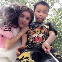他曾是快手红人外星人陈山,今身世曝光被网友反感