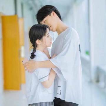 情侣头像两人同框再虐狗