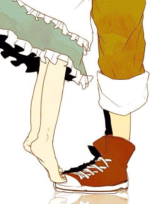 一幅动漫图只画了男孩女孩的腿站在一起没有画身体的图片